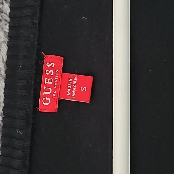 Guess black long sleeve - Picture 3 of 3